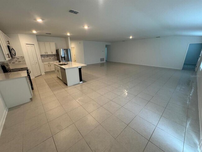 Building Photo - 2073 Marksman Rd