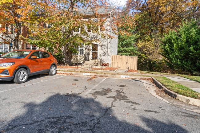 Building Photo - 7417 Wilma Ln