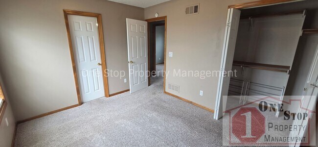 Building Photo - Beautiful 3 Bedroom & 2 Bathroom Home!