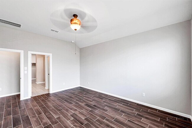 Building Photo - 2410 Blazing Star Dr