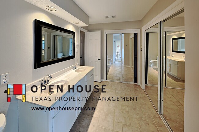 Building Photo - 2106 Turf Club Dr Arlington