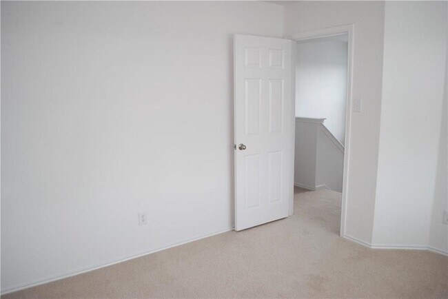 Building Photo - 2408 Bluffstone Dr