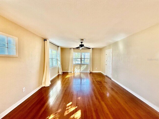 Building Photo - 301 N Madison Ave