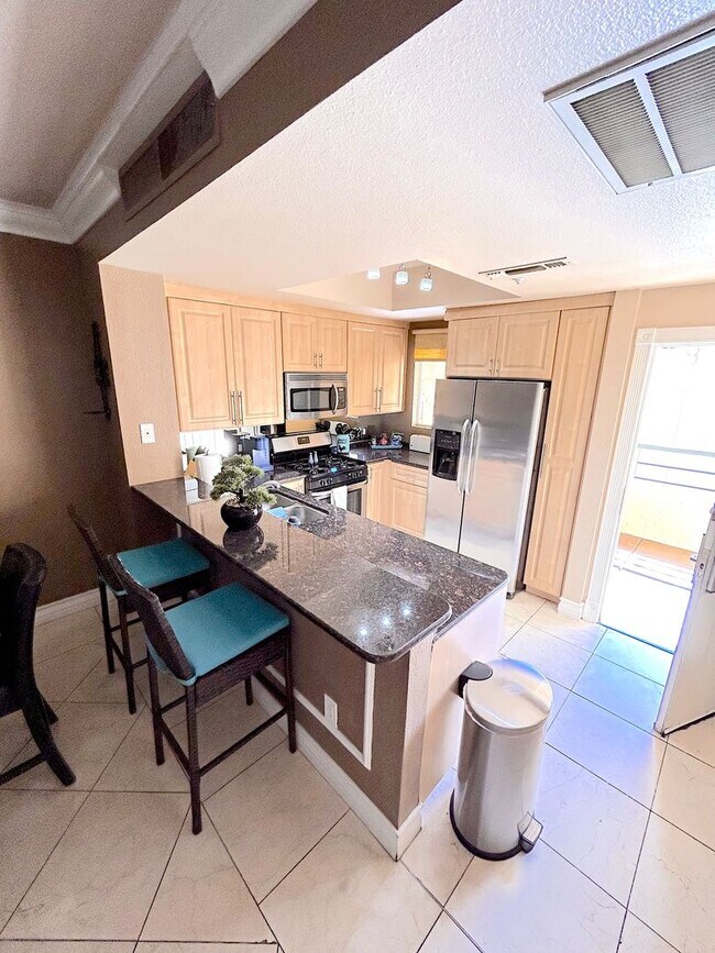 Building Photo - Beautiful  furnished 1 bedroom with a view of the Sphere!