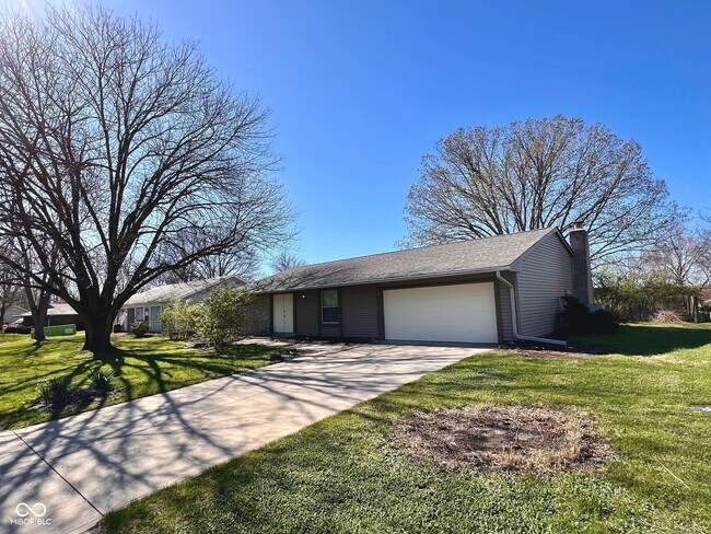Building Photo - 6827 Azalea Dr