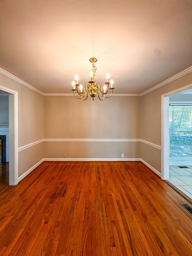 Building Photo - Beautiful Tri Level Home in Vanstory Hills