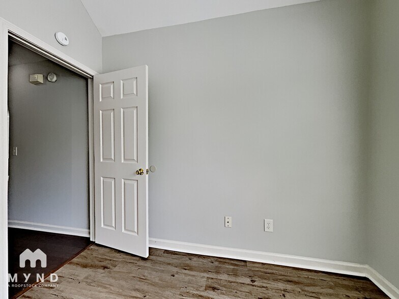 Building Photo - 378 Walker Way