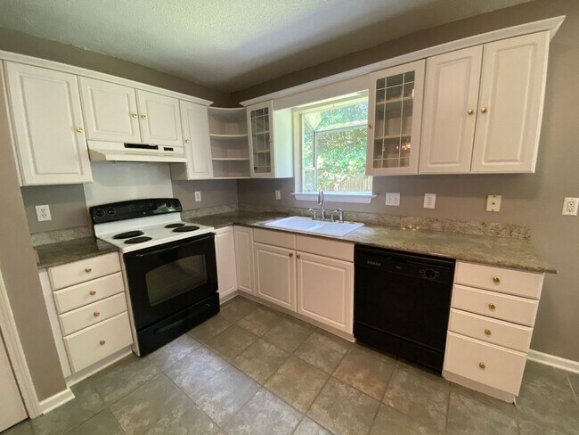 Building Photo - UPCOMING WEST FAIRHOPE 3/2 F&N COTTAGE