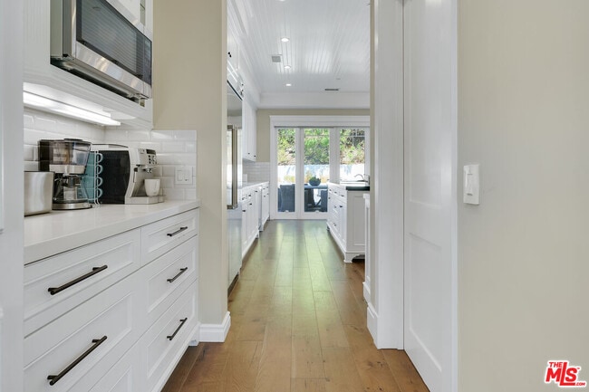 Building Photo - 19633 Wells Dr