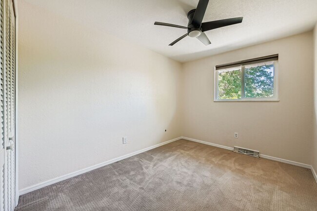 Building Photo - LOCATION! 4-bed 3-bath home located in the...