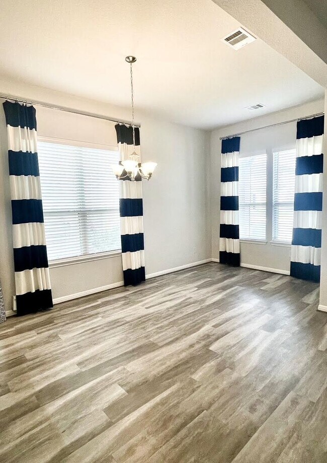 Building Photo - 5005 Drovers Path