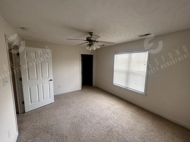 Building Photo - 2Bdrm 2Bath in Gated Community - Available Now!