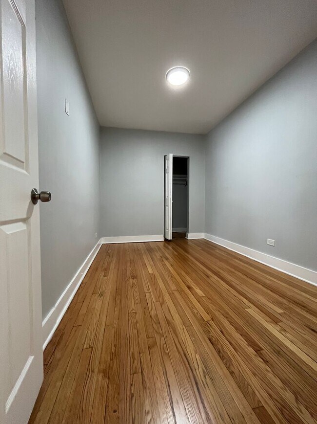 Interior Photo - 7945-7953 S Langley Ave