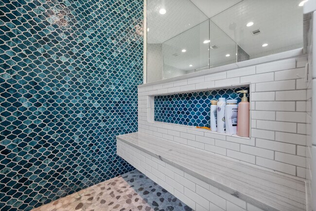 Building Photo - 1012 Chestnut Dr