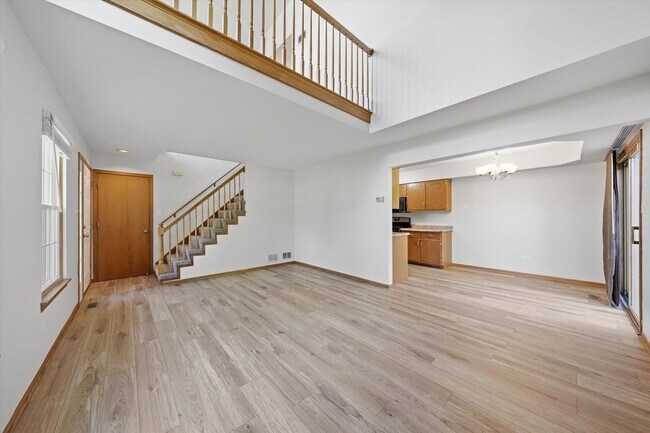 Building Photo - 16051 Laurel Dr