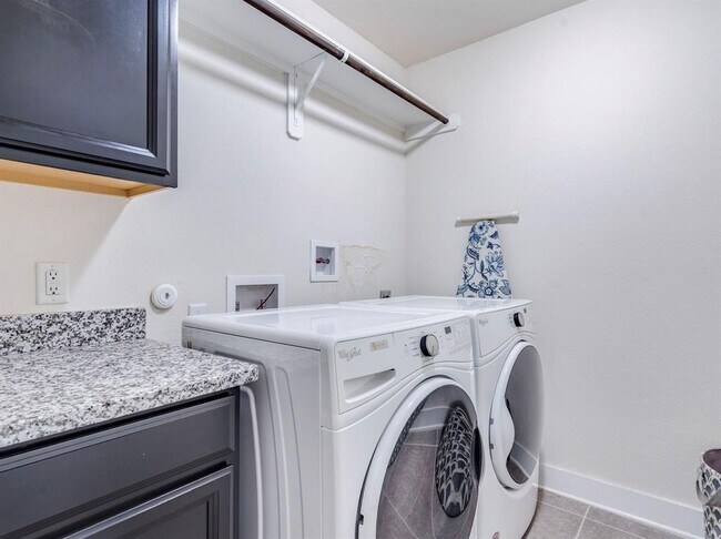 Building Photo - 7408 Merrick Ln