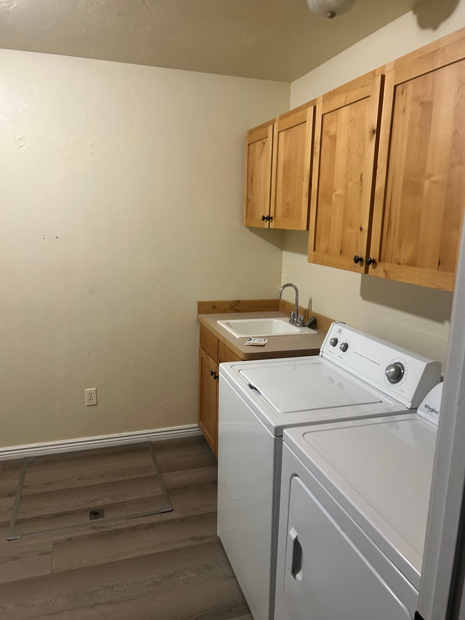 Building Photo - 123 Aspen Grv Ct