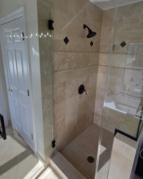 Building Photo - 1515 N Van Buren St