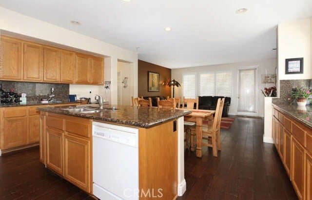 Building Photo - 10 Acanthus