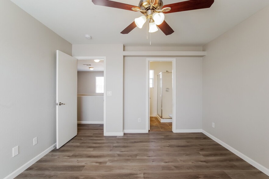 Building Photo - 12221 W Larkspur Rd