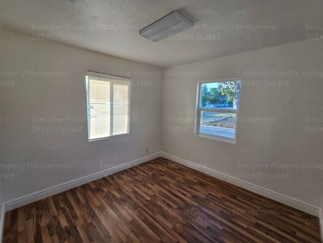 Building Photo - Remodeled 3 bedroom/ 1 bathroom