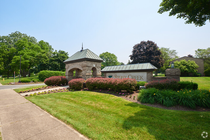 Primary Photo - Stoney Creek Apartments