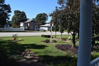 Building Photo - 310 La Salle Ave