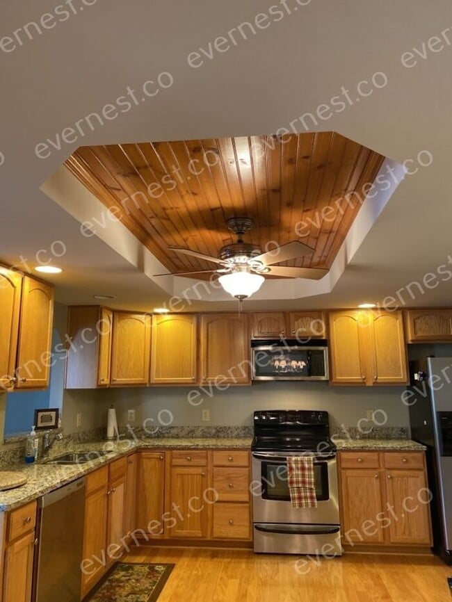 Building Photo - Stunning 3 Bed, 2 Bath House in Locust Gro...