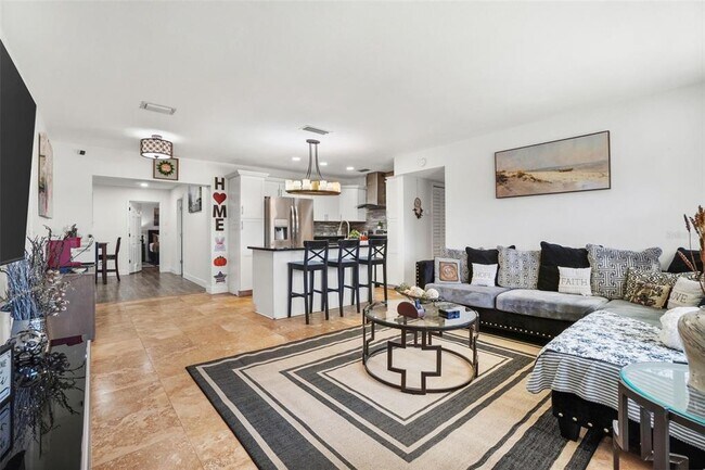 Building Photo - 1850 W Lake Brantley Rd