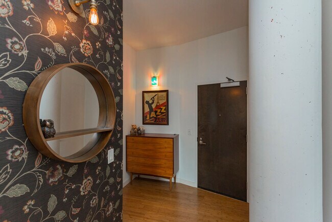 Building Photo - 2115 Yeaman Pl