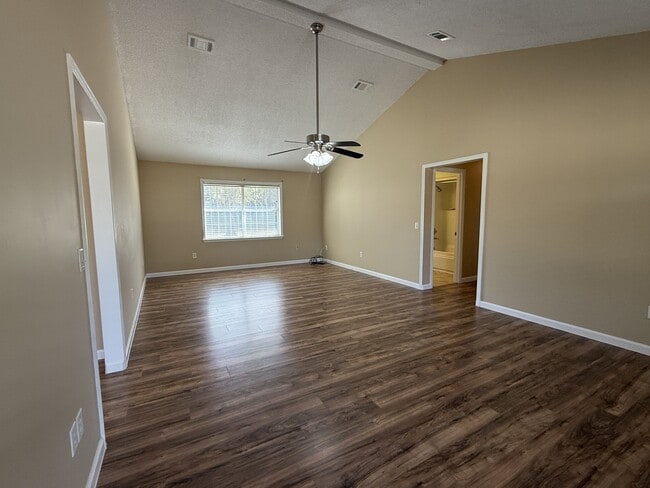 Building Photo - 313 Pat Priester Dr