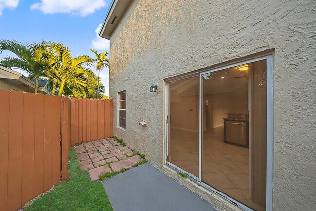 Building Photo - 5789 Woodland Point Dr