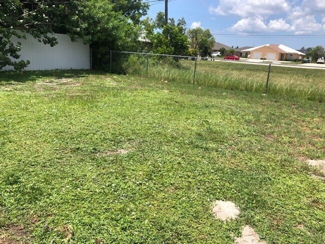 Building Photo - 4120-4122 SW 7th Pl