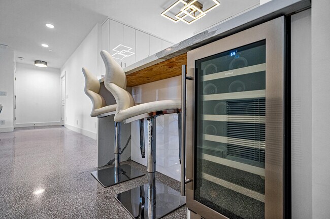 Building Photo - 120 N Ocean Blvd