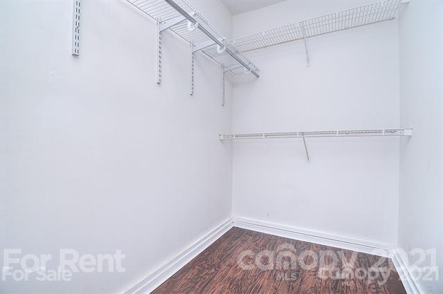 Building Photo - 2500 Cranbrook Ln