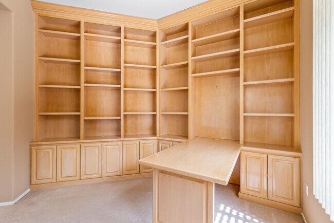 Building Photo - 78745 Platinum Dr