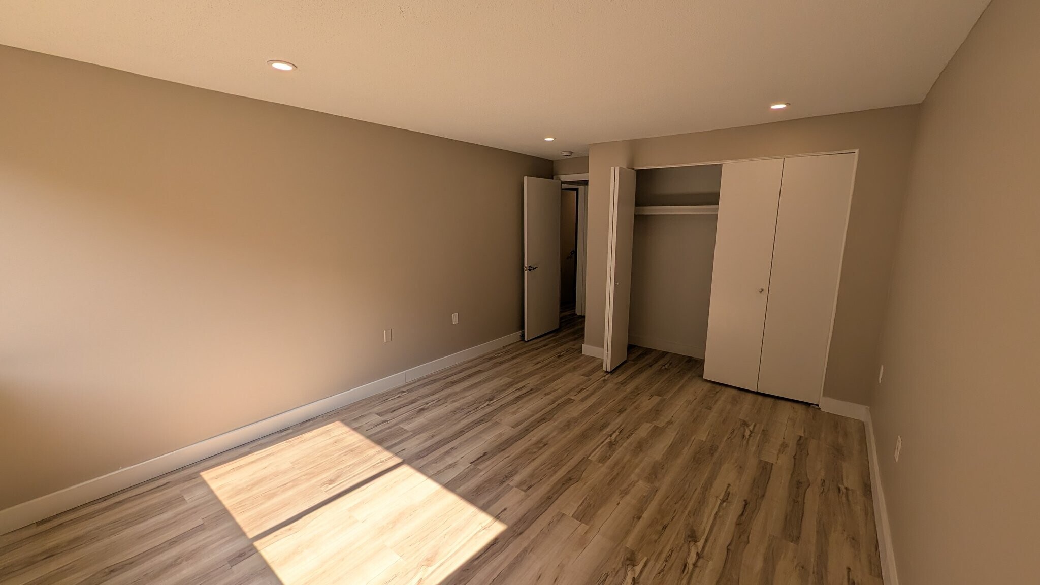Building Photo - 48 Avonwood Rd