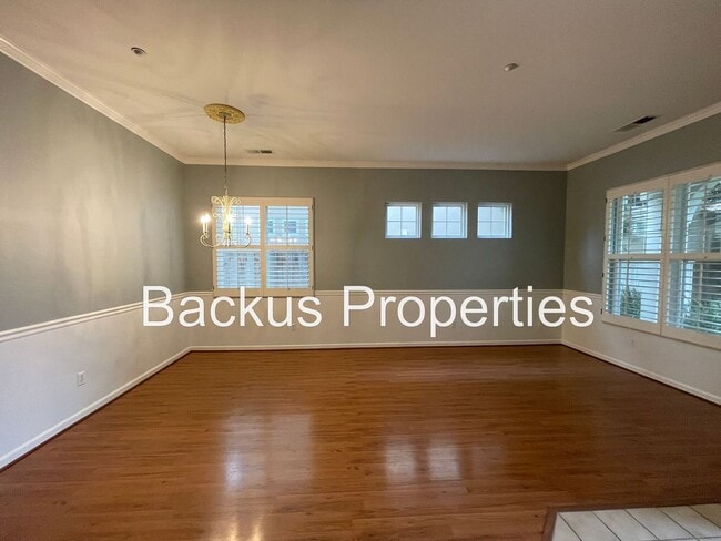 Building Photo - Wonderful four bedroom home close to shopping centers and parks