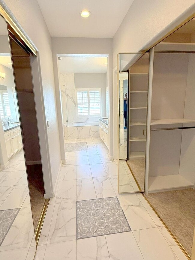 Building Photo - Beautifully Remodeled Modern Home In Wests...