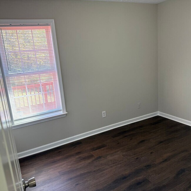 Building Photo - 1551 Ridgemont Dr