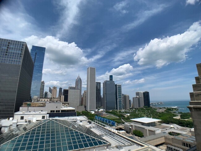 Building Photo - 310 S Michigan Ave