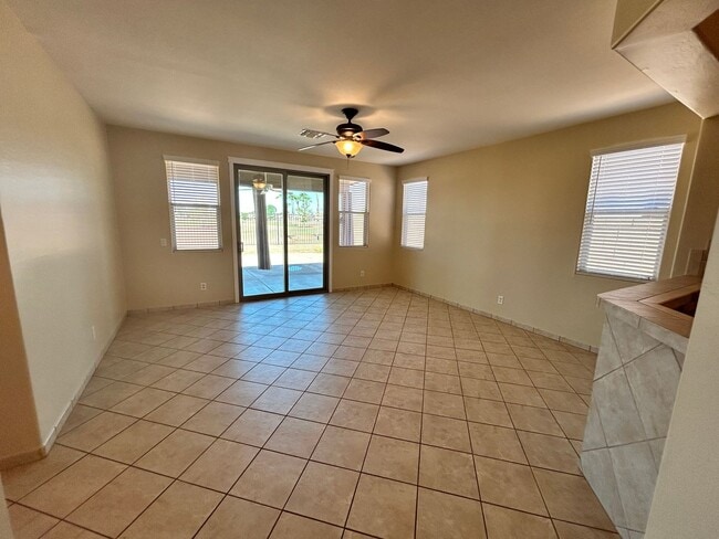 Building Photo - Move-In Special! Updated 3 Bed / 2bath Gilbert Home with New Paint, No Carpet and on the Course