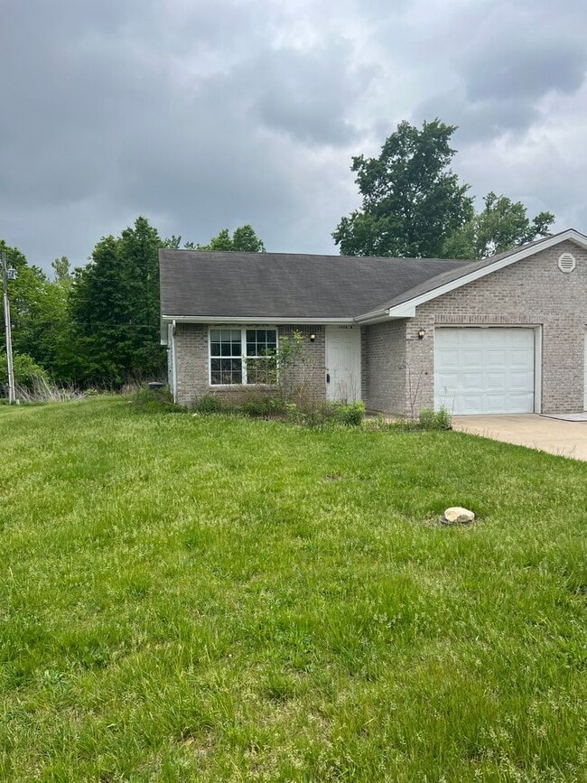 Building Photo - 2626 E Oakbrook Dr