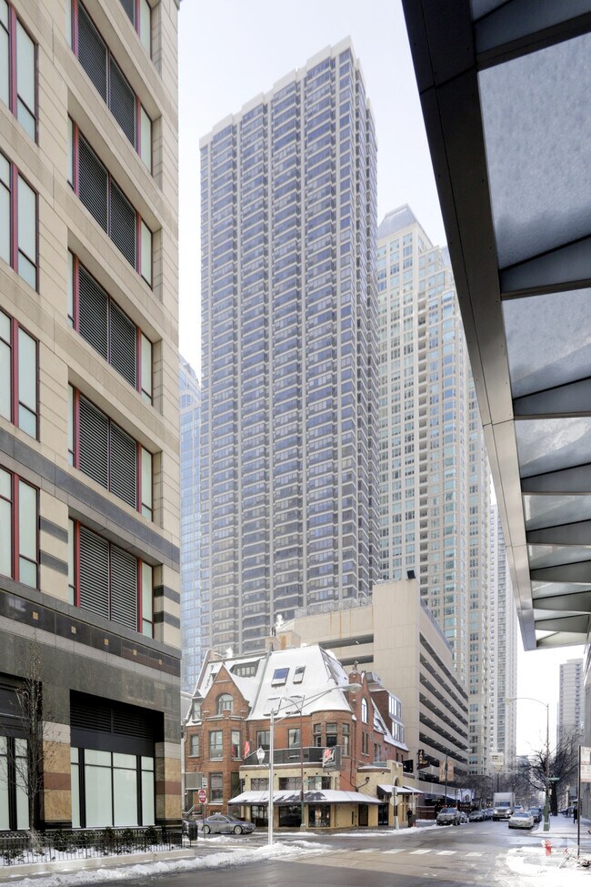 30 E Huron Chicago, IL Apartment Finder