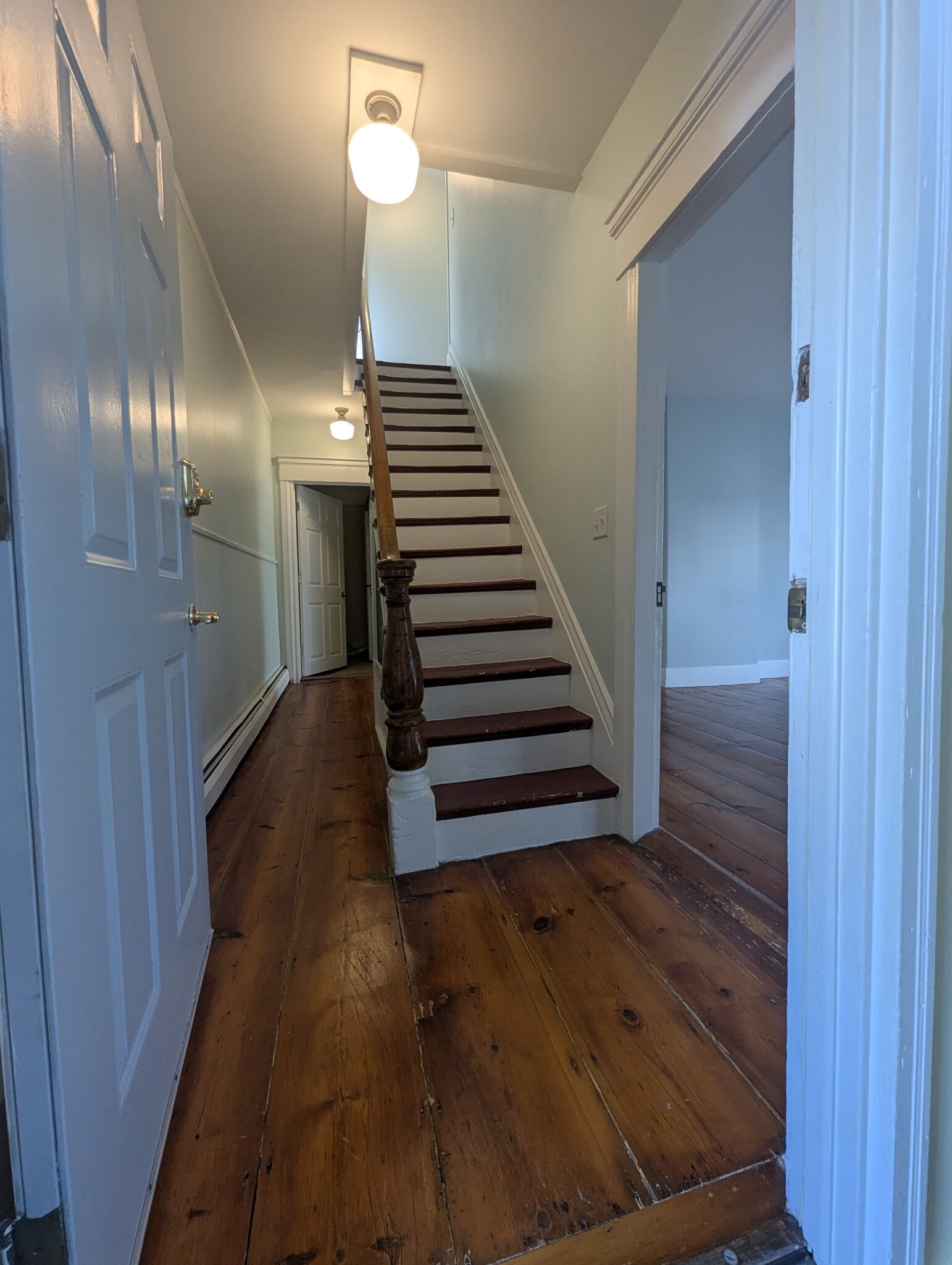 Entry foyer - 34 Tyng St