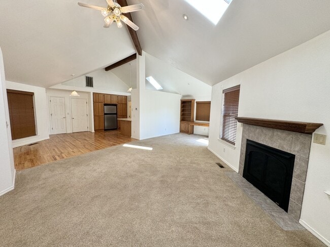 Building Photo - 260 Arnos St