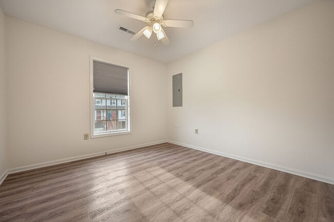 Building Photo - 93 Wyatt St