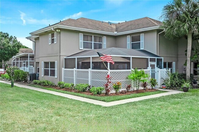 Building Photo - 3273 SW Sunset Trace Cir