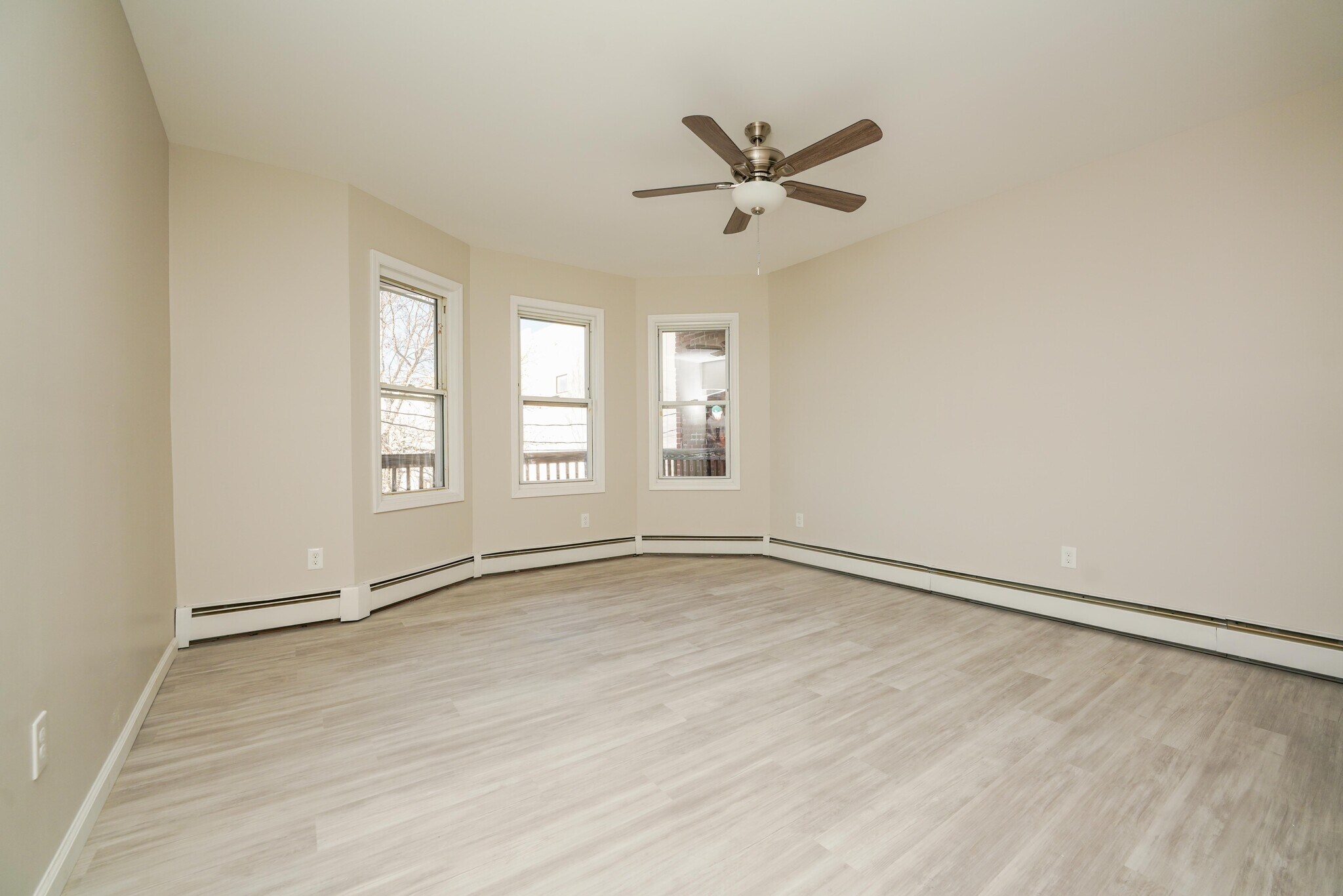 Building Photo - 104 Cambridge Ave