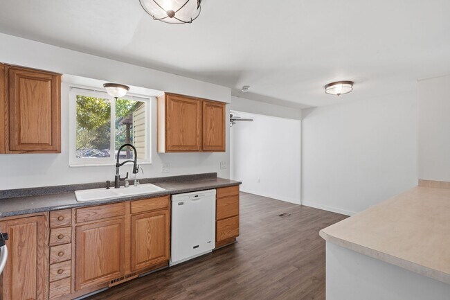 Building Photo - 3671 Cordele Cir
